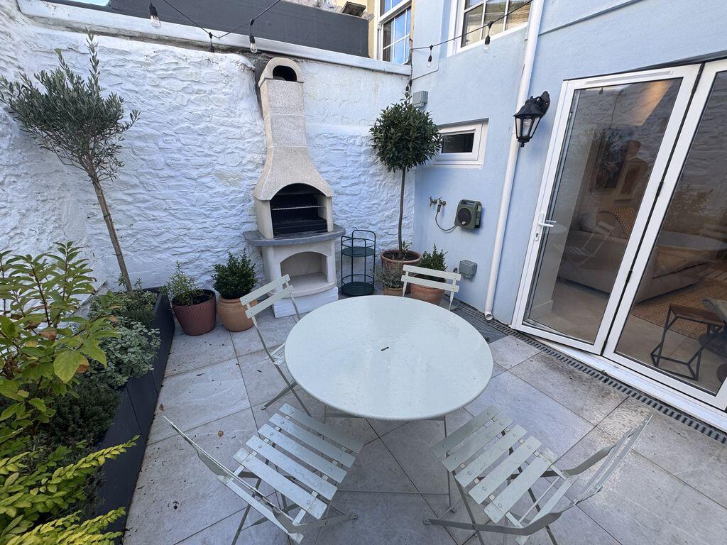 House in Peel - View 4