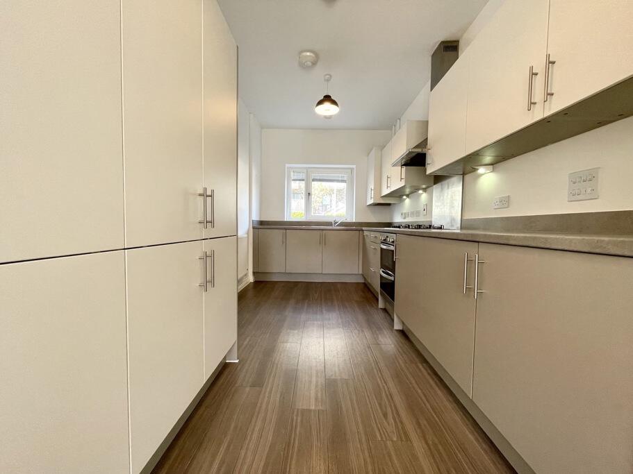 House in Milton Keynes, Central Milton Keynes - More