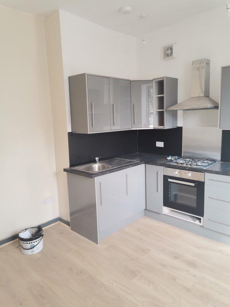 Halstead Place, Bradford, BD7 photo 4