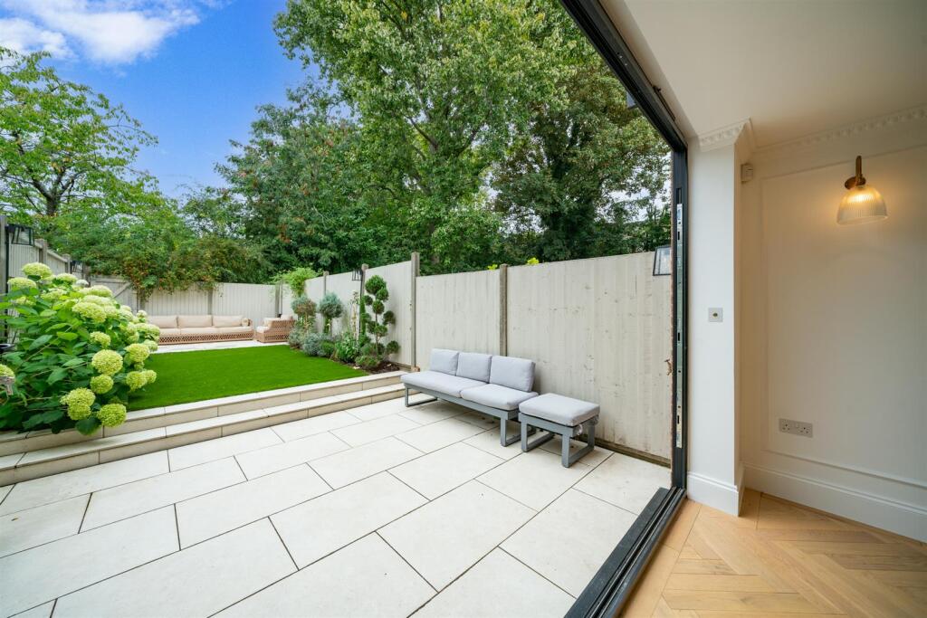 House in Watford - View 4