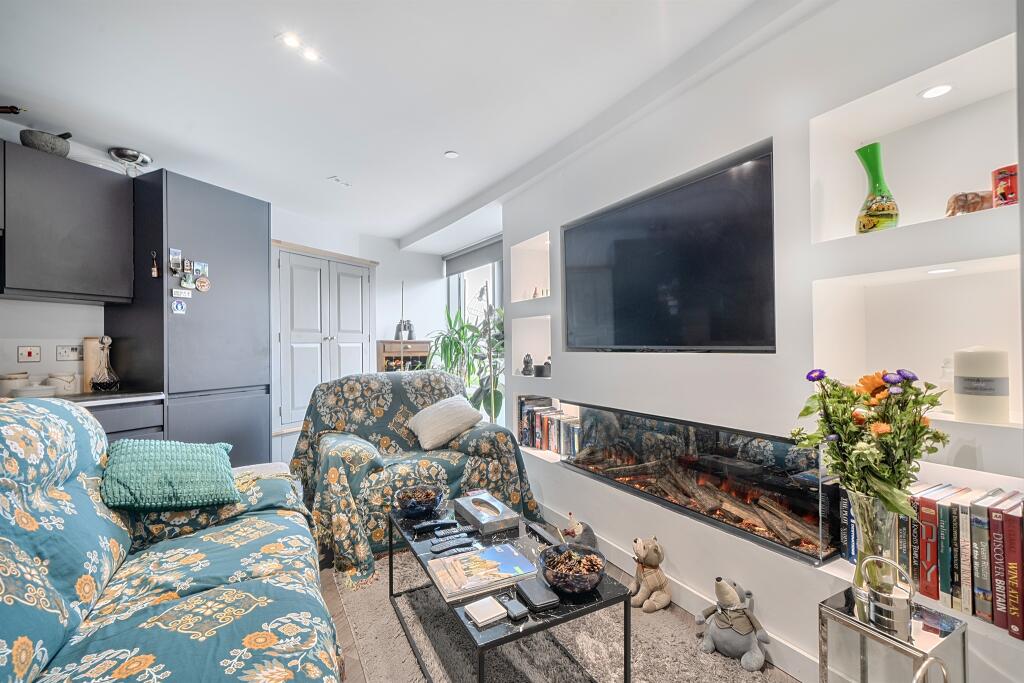 Apartment in Liverpool - View 3