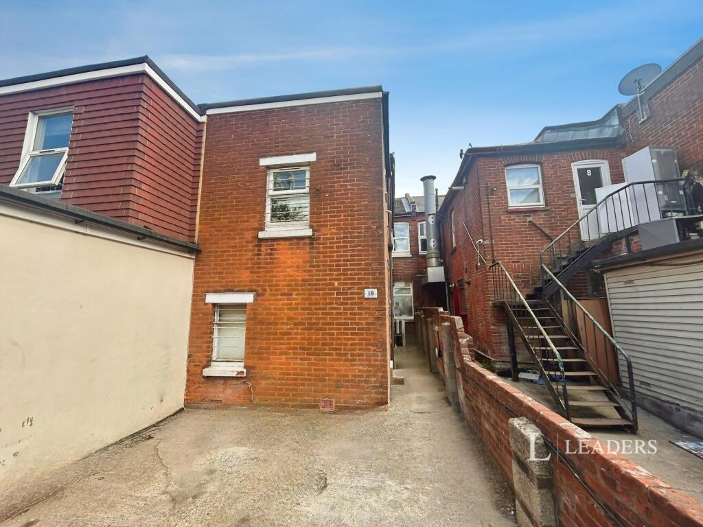 Main image of property: Shirley High Street, Southampton, Hampshire, SO15