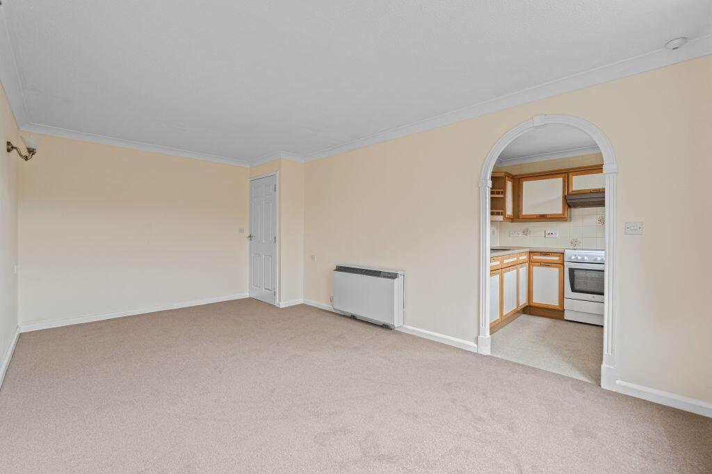 22 Whitestone Court, Innerleithen Road, Peebles, EH45 8BN photo 3