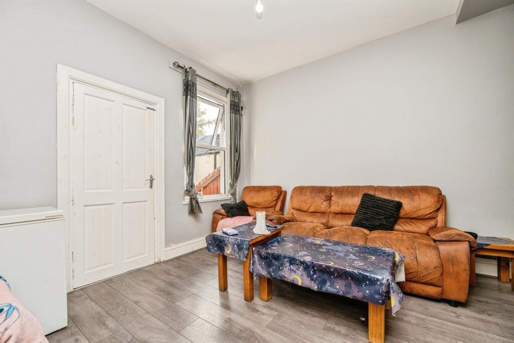 House in Redditch, Worcestershire - View 5