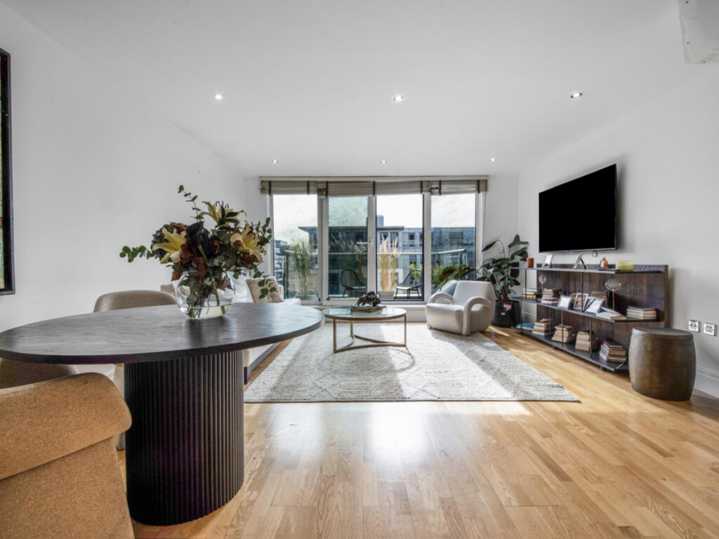 Imperial Wharf, London, SW6 photo 3