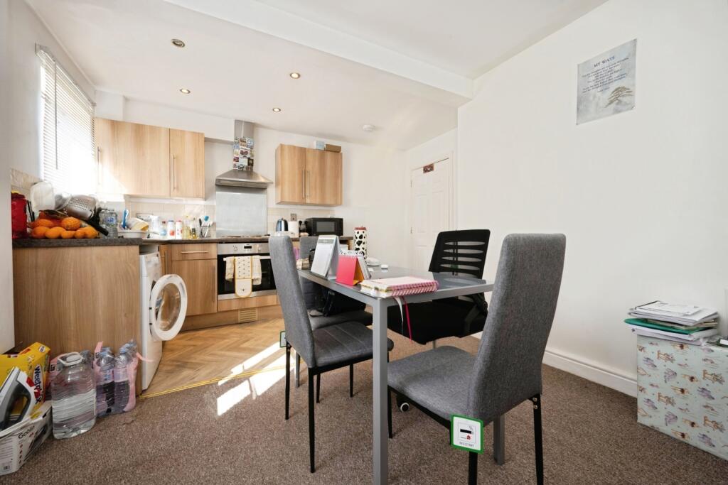 Apartment in Bedfordshire, Bedford - View 2