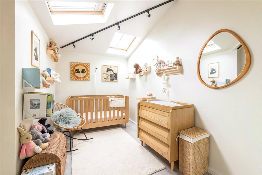Apartment in London - View 5