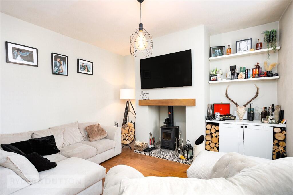 Ashton Street, Glossop, Derbyshire, SK13 photo 3