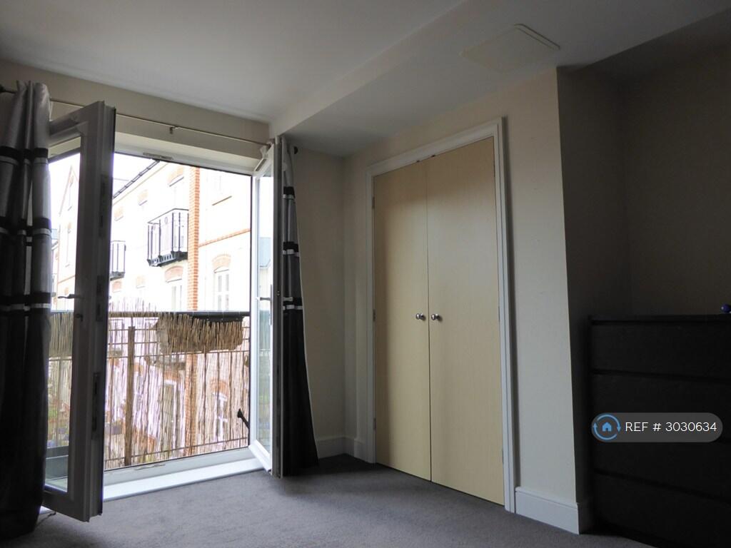 Apartment in Hemel Hempstead - View 5
