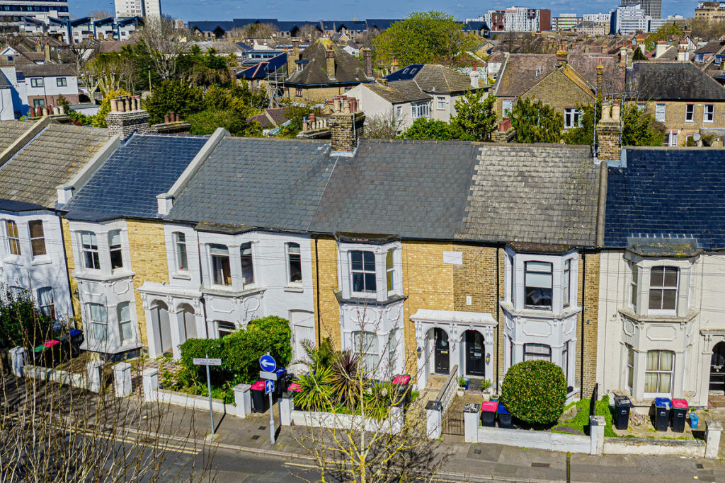Main image of property: Avenue Road, Westcliff-on-sea, SS0