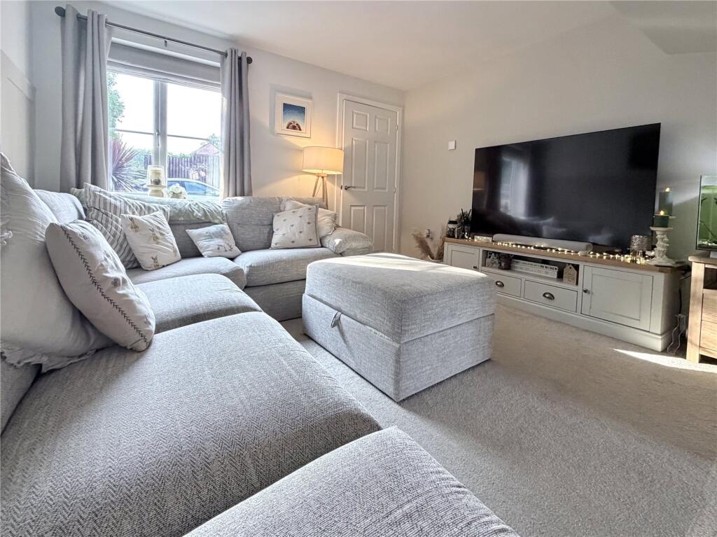 House in Barnsley, Holly Bank Estate, Wombwell - View 4