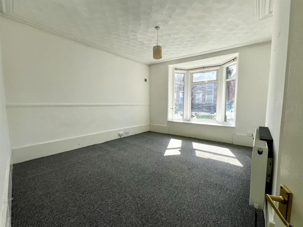 Apartment in Portsmouth - View 3