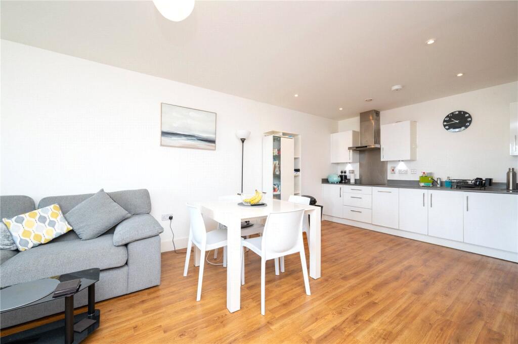 Apartment in St Albans - View 3