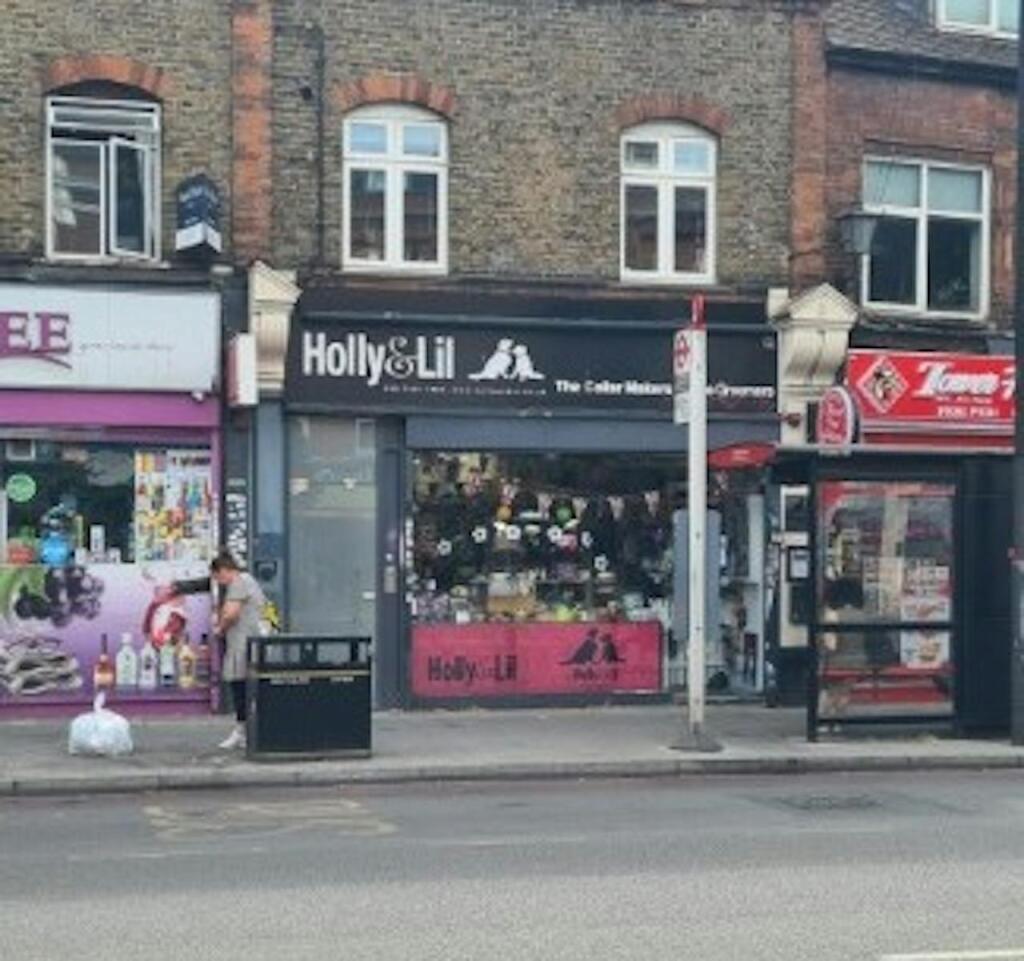 Main image of property: 90 Tower Bridge Road, London, SE1 4TP