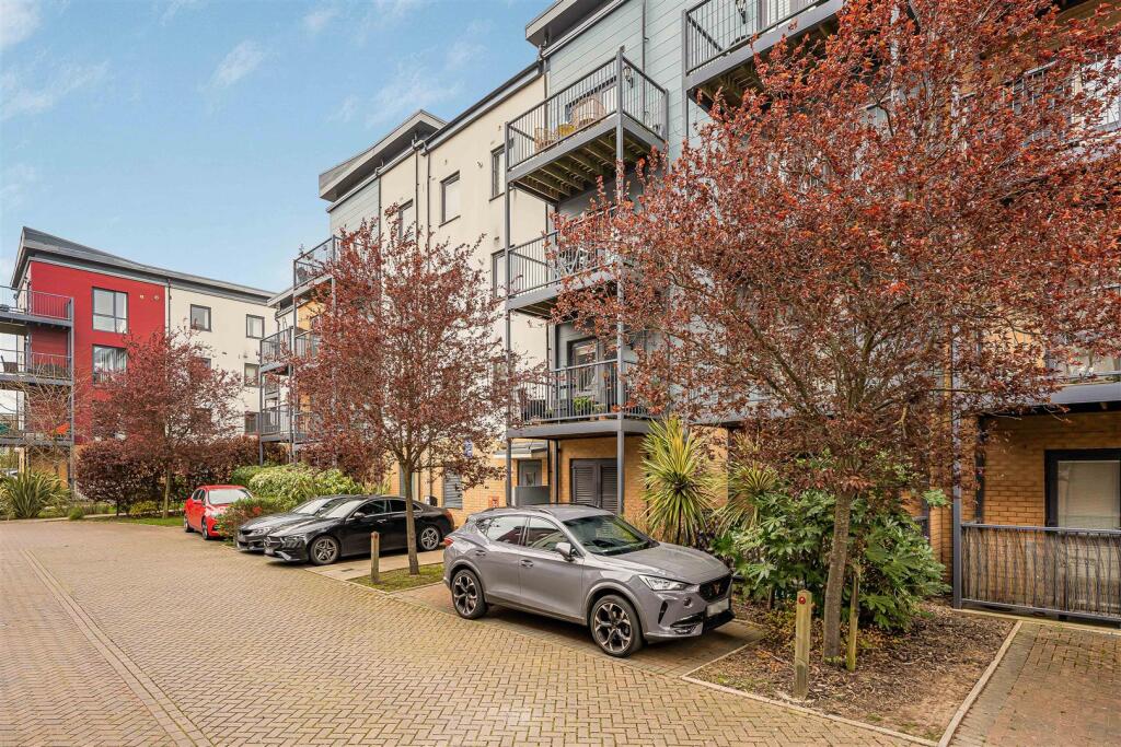 Main image of property: Shingly Place, North Chingford