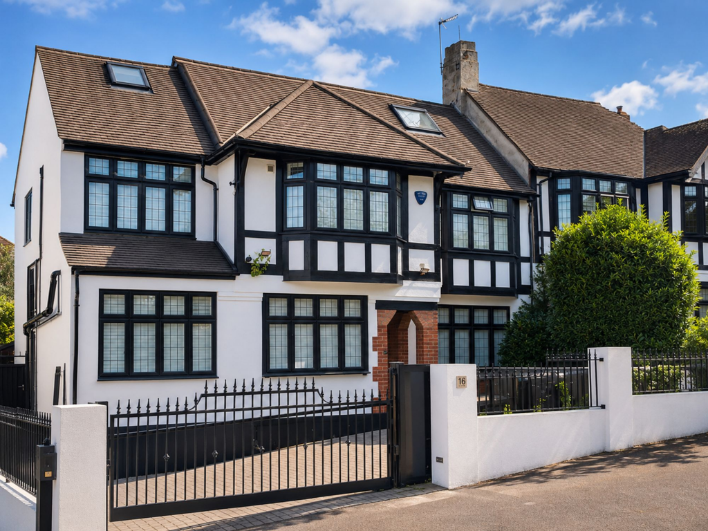 Main image of property: College Gardens, London, E4