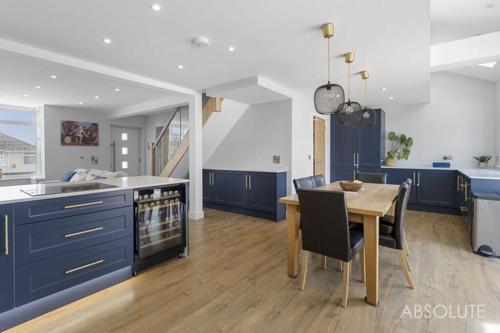 House in Torquay - More