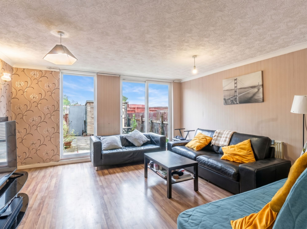 3-bed terraced on Earlswood Close, London, SE10, £650,000