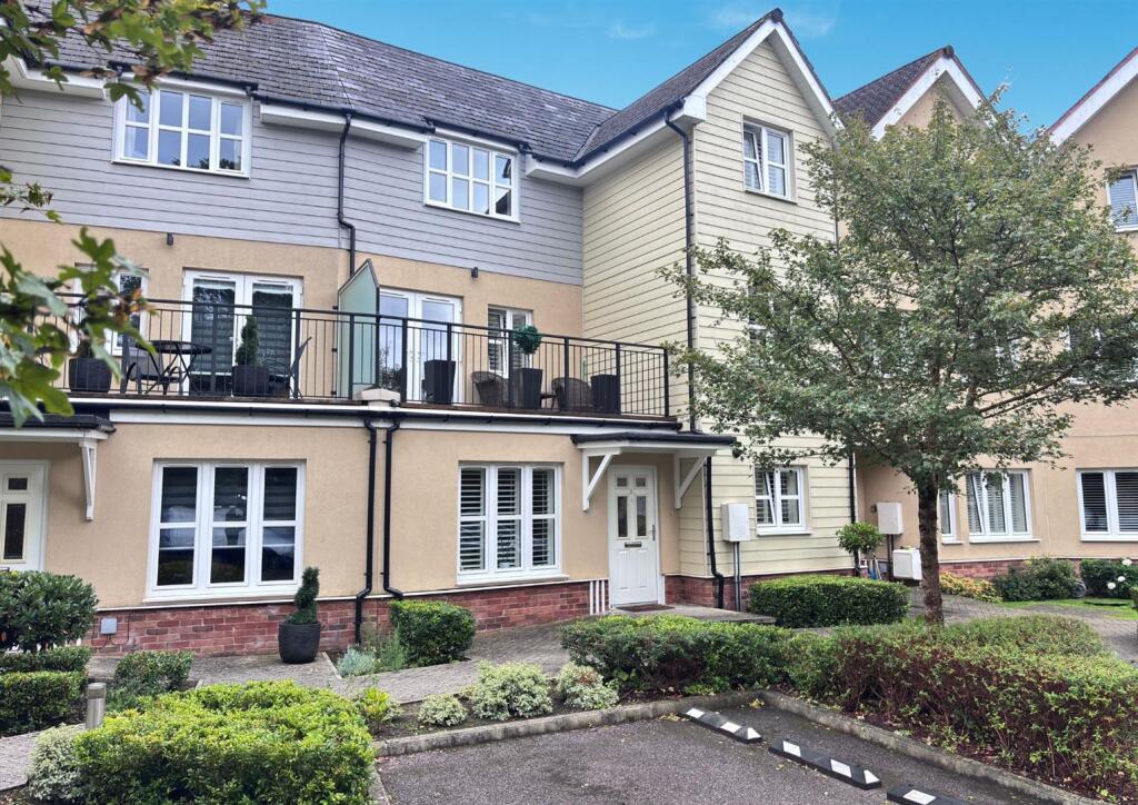 Main image of property: Springfield Park Gate, Springfield Park Road, Horsham