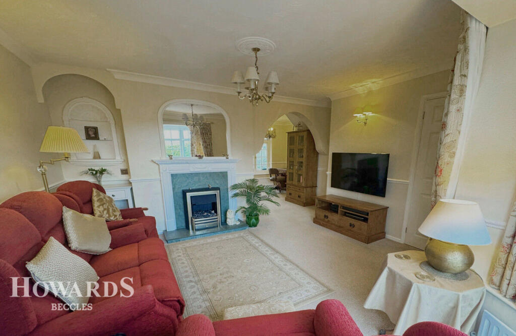 Orchard Rise, Worlingham, Beccles photo 2