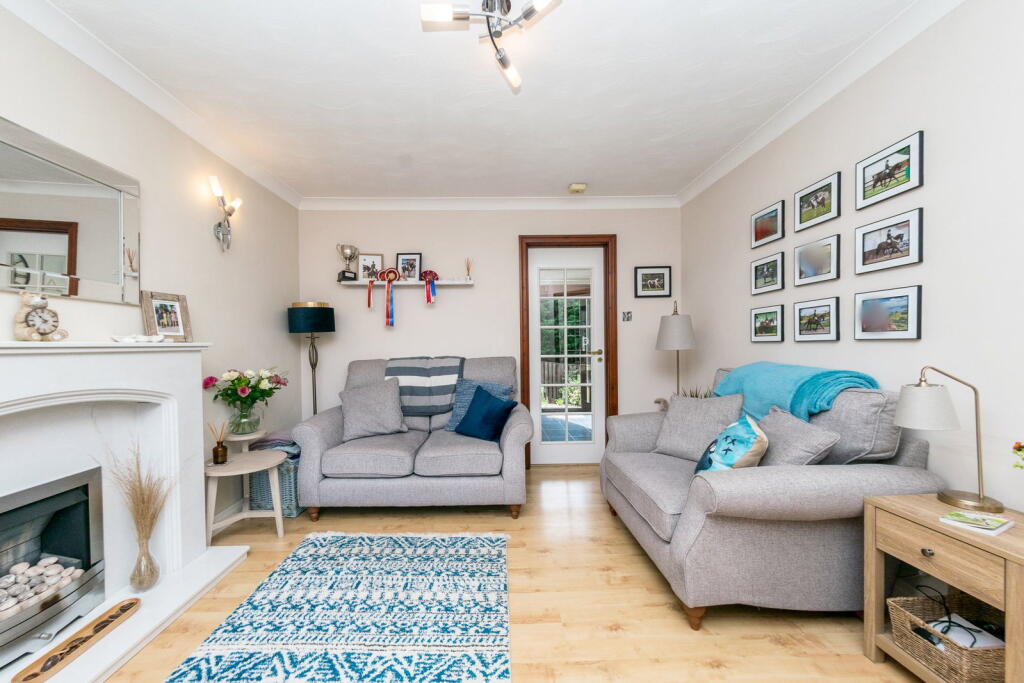 Park Avenue, Shelley, HD8 photo 4
