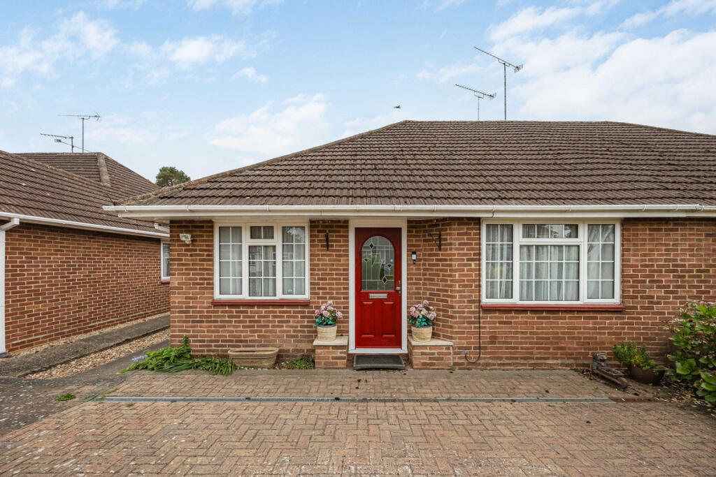 Main image of property: Roslyn Road, Woodley, RG5