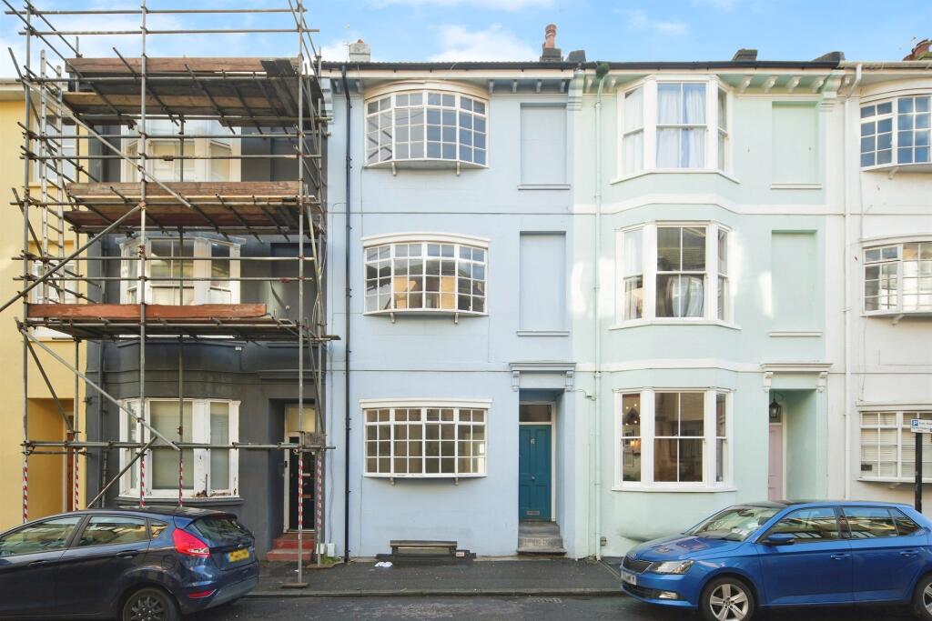2-bed flat on Tichborne Street, Brighton, £250,000