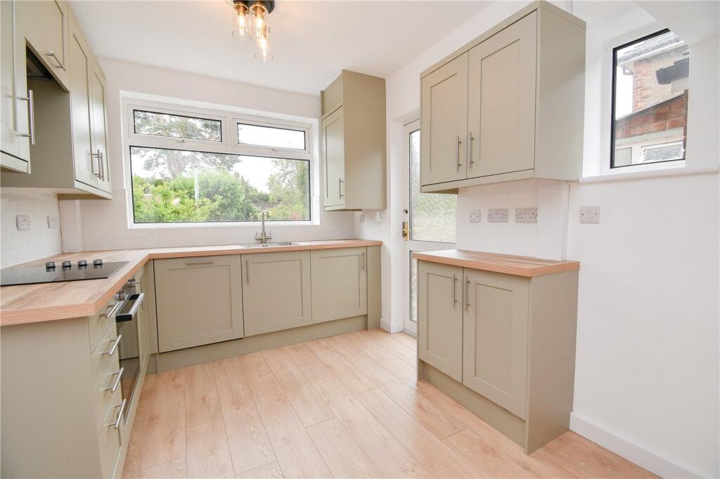 House in Wirral, Liverpool City Region - View 5