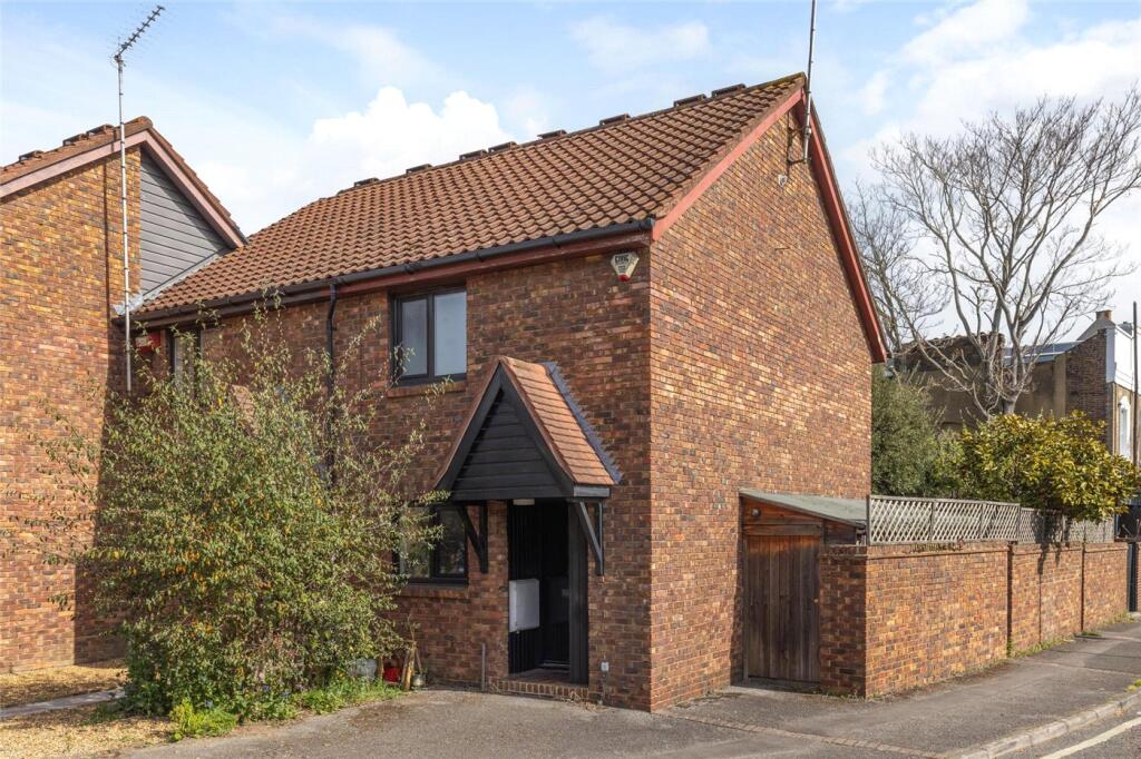 Main image of property: Kerfield Place, London, SE5