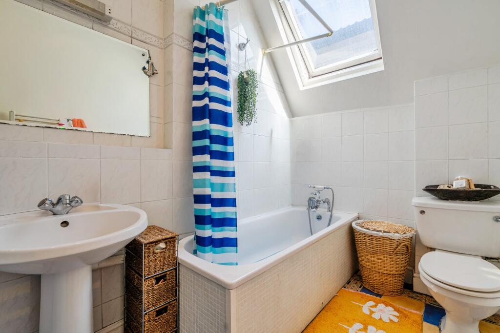 Apartment in London, Raynes Park - View 4