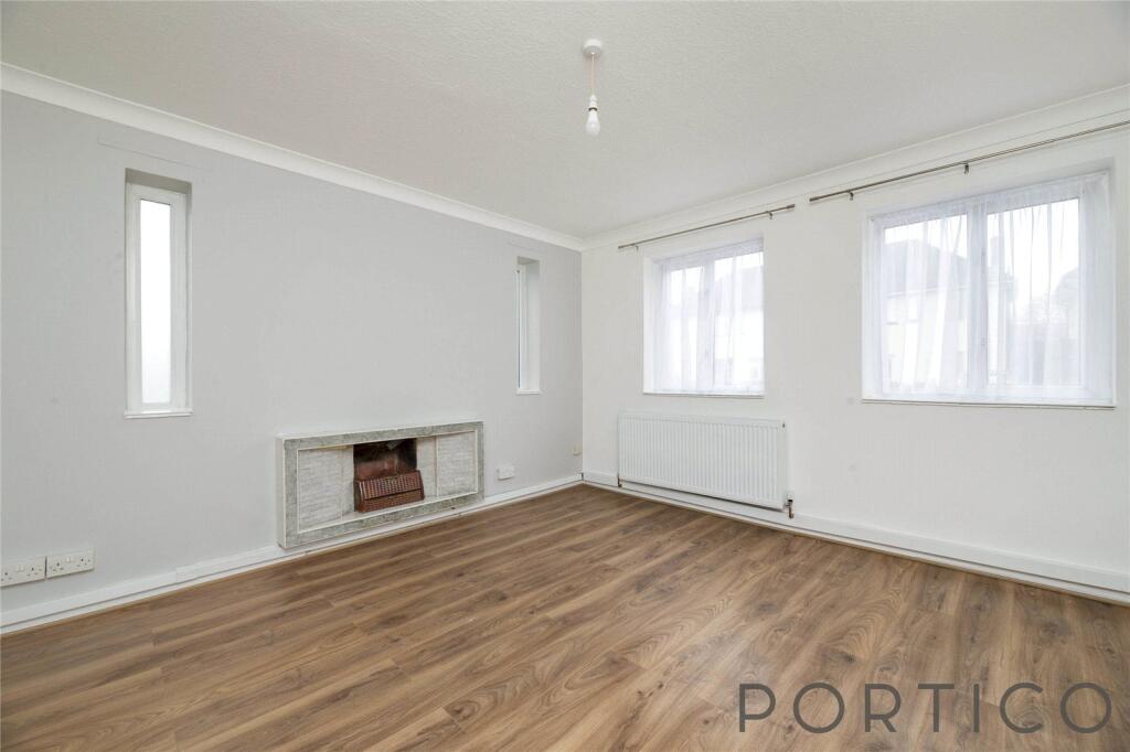 Main image of property: Oaks Lane, IG2