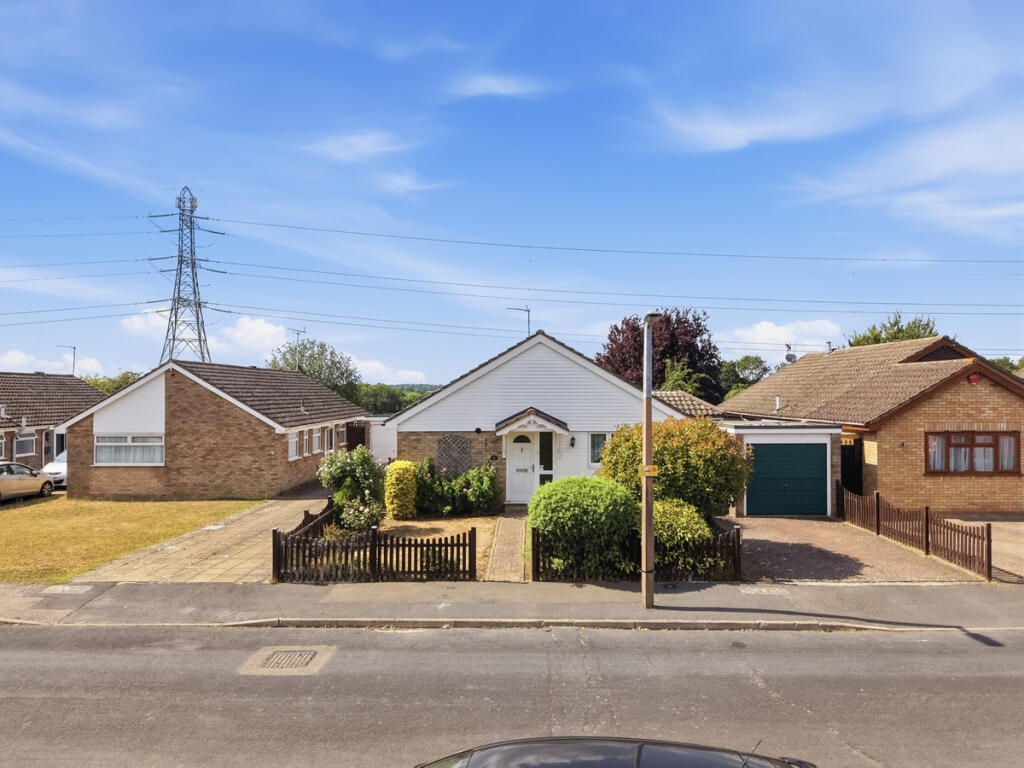 House in Waltham Cross, Hammond Street - View 2