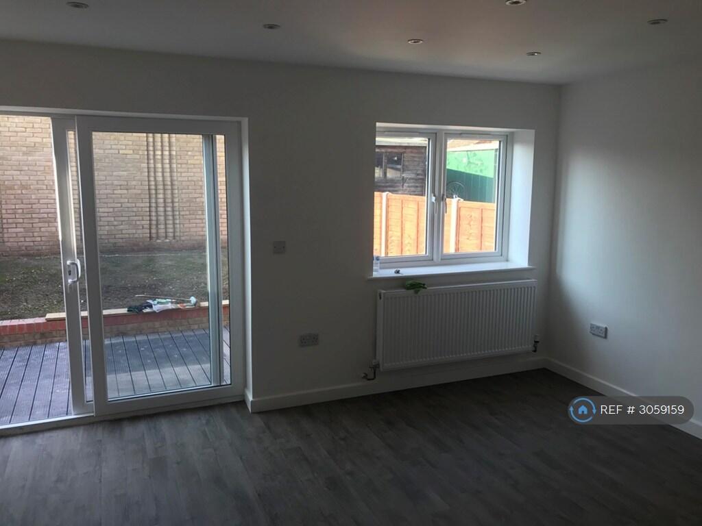 House in Thurrock, Essex - View 5