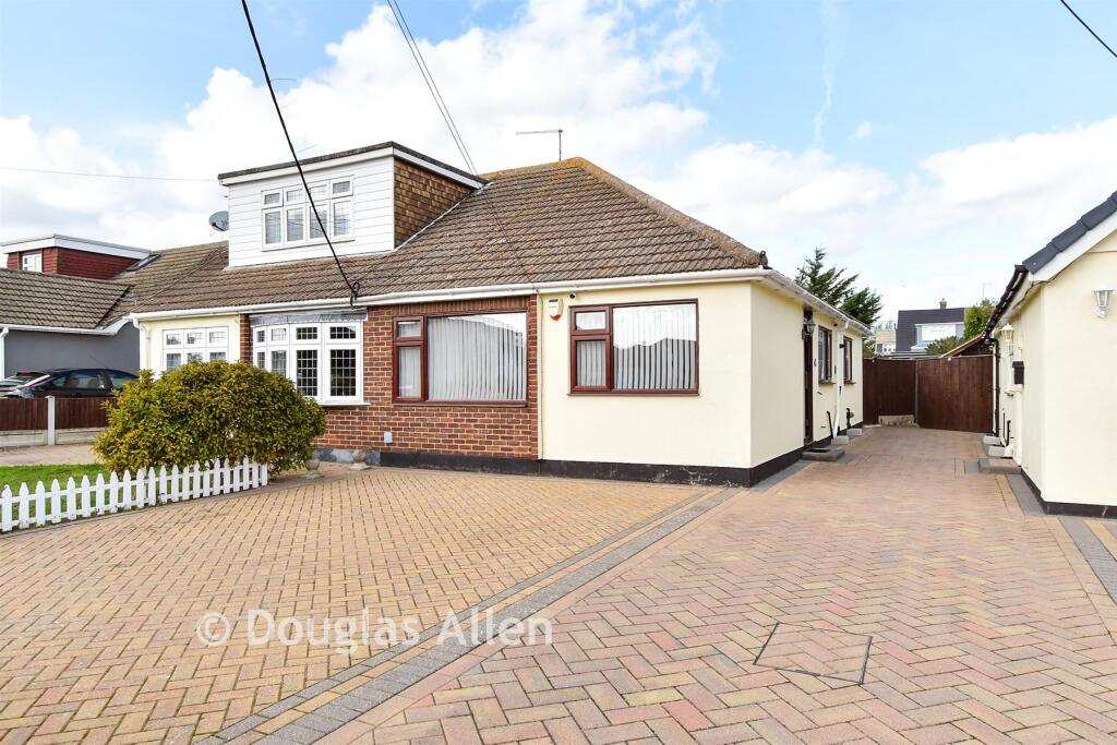 2-bed semi-detached on Grange Road, Brock Hilll, Wickford, Essex, £231,500