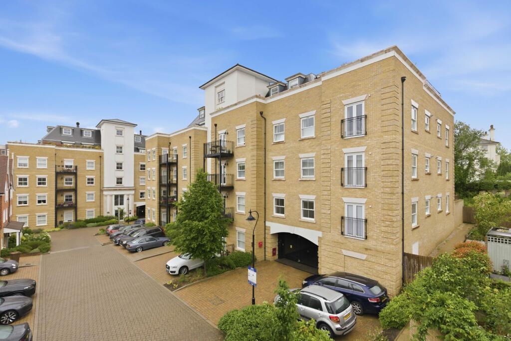 Main image of property: Sovereign Place, Emerald House, TN4