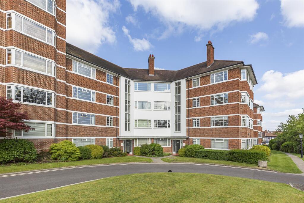 Main image of property: Upper Richmond Road West, East Sheen, SW14