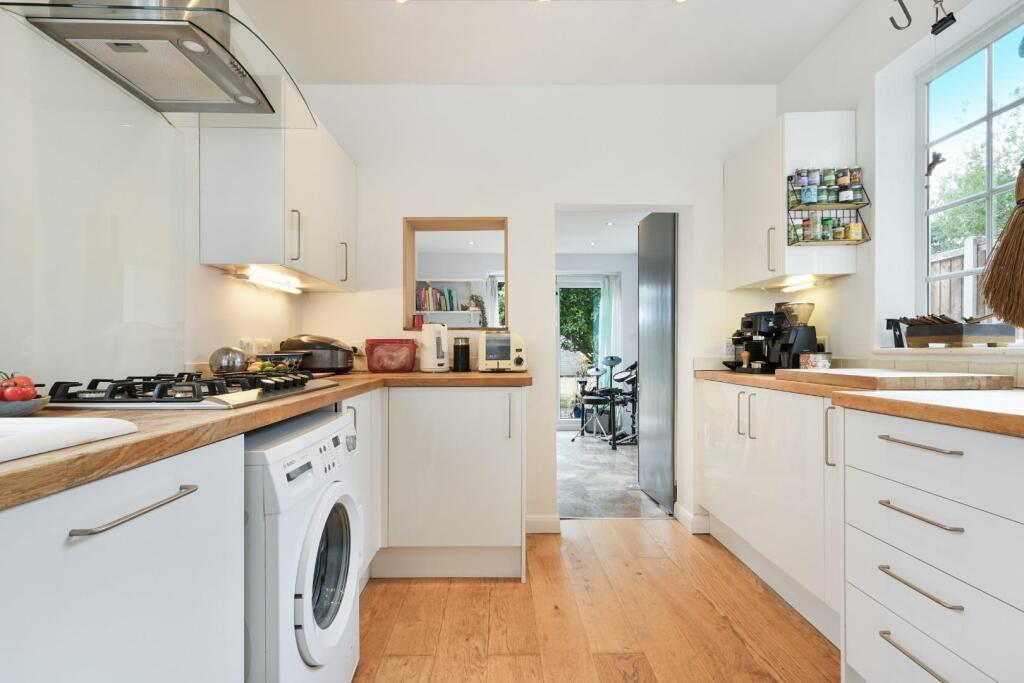 House in Kingston upon Thames - View 3