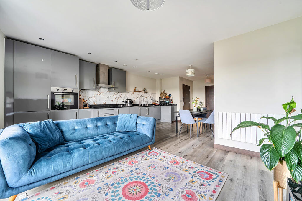 Apartment in Watford - View 5