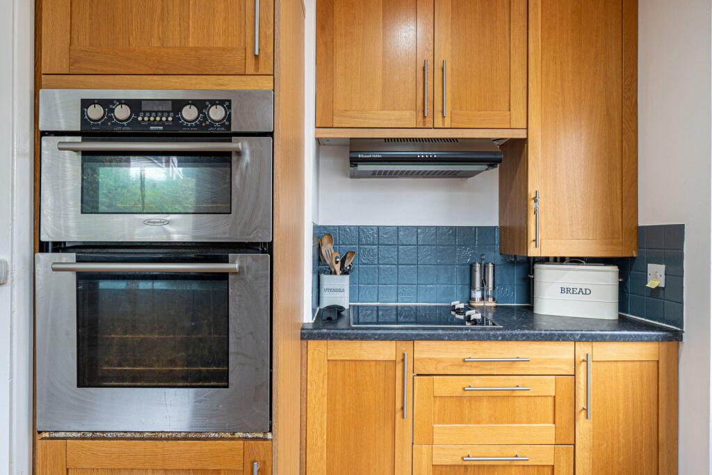House in Basingstoke and Deane, Oakley - More