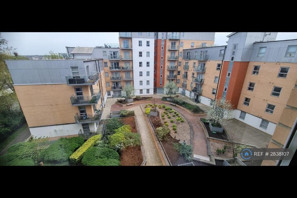 Main image of property: Queen Mary Avenue, London, E18