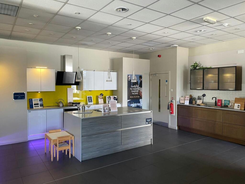 Kitchen2.jpg