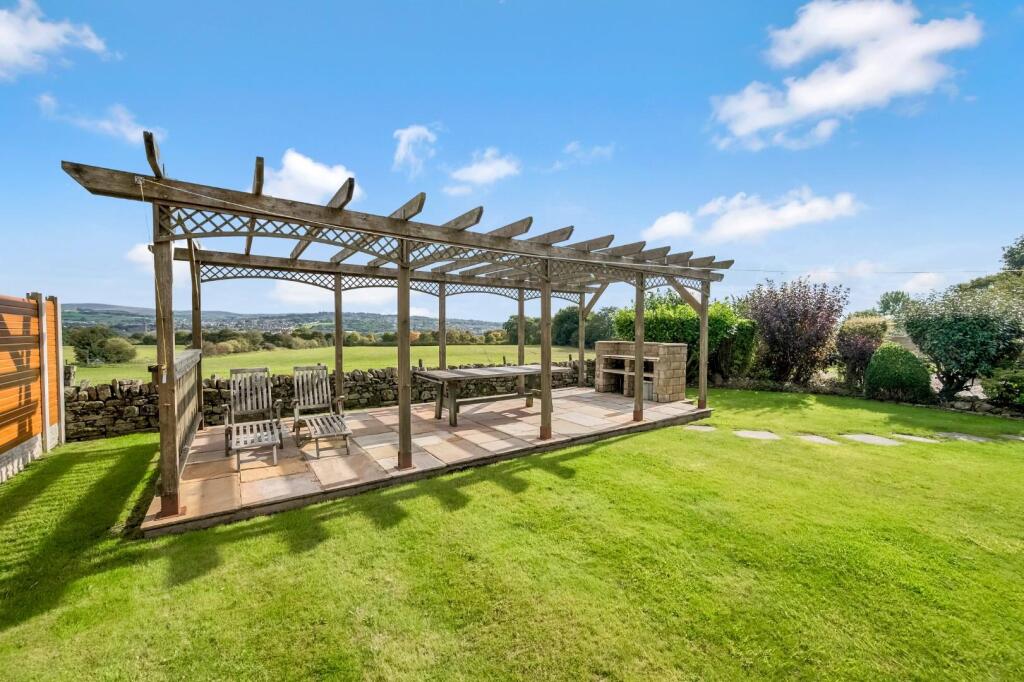 Additional image 49 of Pollard Row, Fence