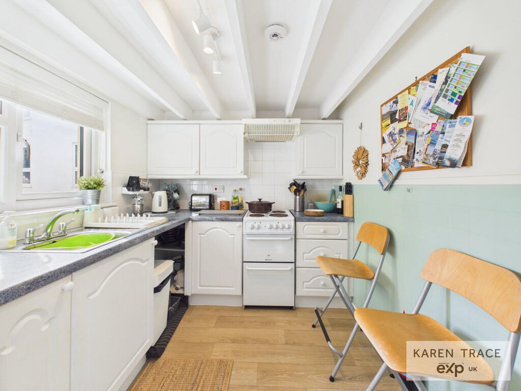 Apartment in Plymouth - More
