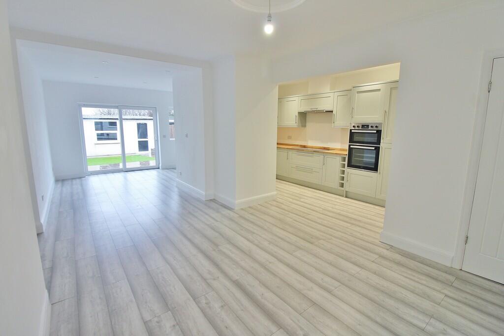 Hayling Avenue, Baffins photo 2