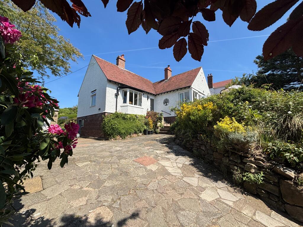 3-bed bungalow on The Rock, Helsby, FRODSHAM, £500,000