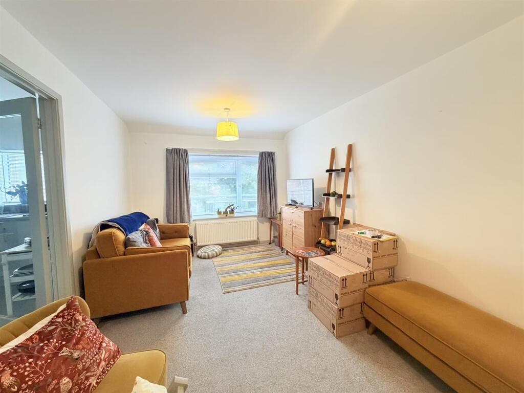 Apartment in Lewes, Seaford - View 4