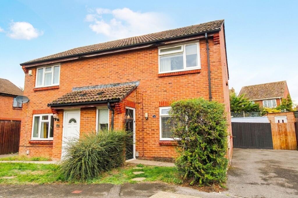 3-bed semi-detached on Cooks Close, Salisbury, SP2, £275,000