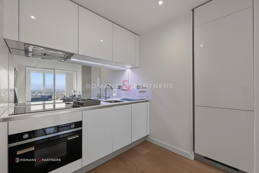 Apartment in London, Vauxhall - View 4