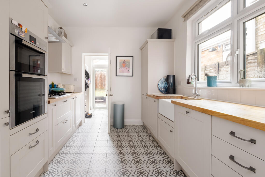 House in London - View 2