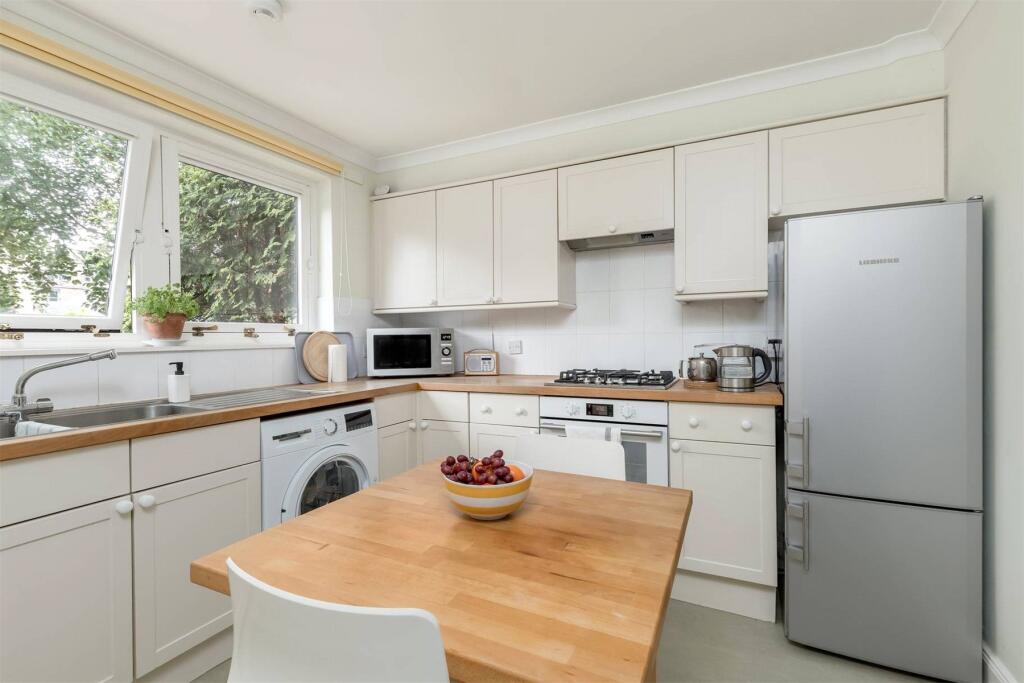 Apartment in Edinburgh - View 5